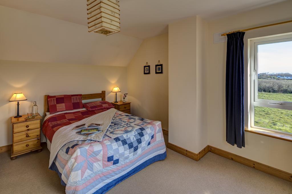 เกลนคาร์ริก ฟาร์มเฮาส์ บีแอนด์บี Bed & Breakfast Carrigaholt ภายนอก รูปภาพ